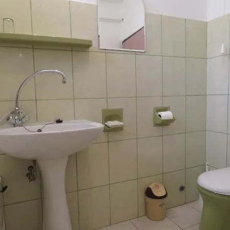 Csanyi Vendeghaz Apartment *